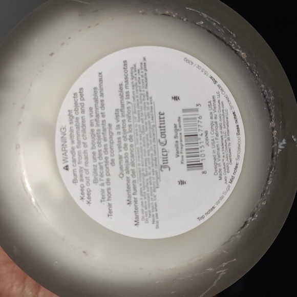 Juicy Couture Gold-Trimmed Vanilla Sugar Candle-15.5 oz - Picture 6 of 6